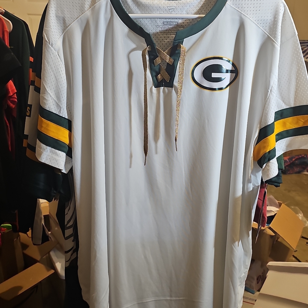 Green Bay Packers White and Green Shirt